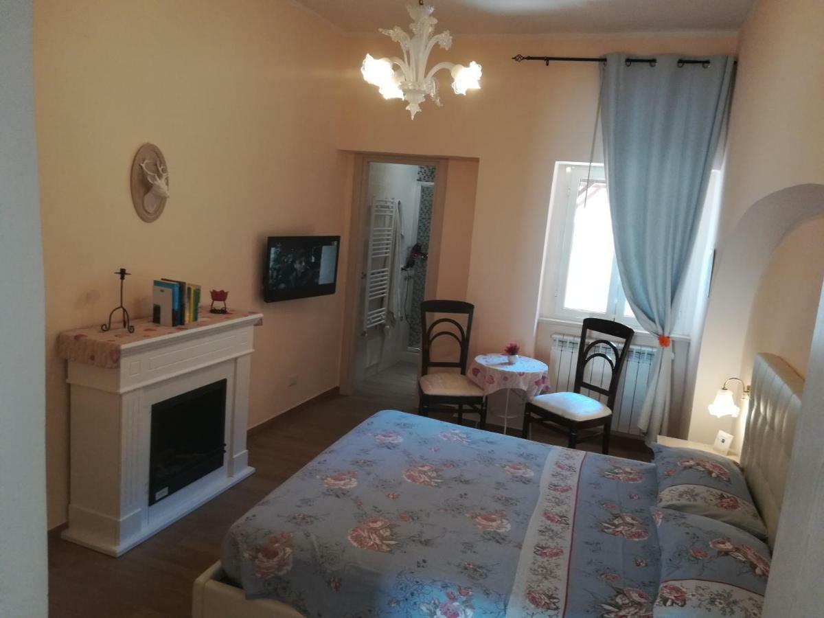 Affittacamere Silvagni Caserta Bagian luar foto